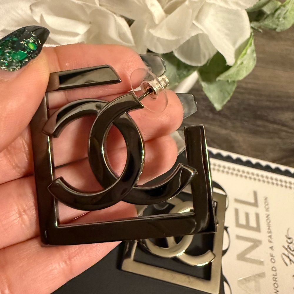 Chanel XL Oversized Grey CC Logo Square Hoop Statement Earrings - Picture 3 of 10